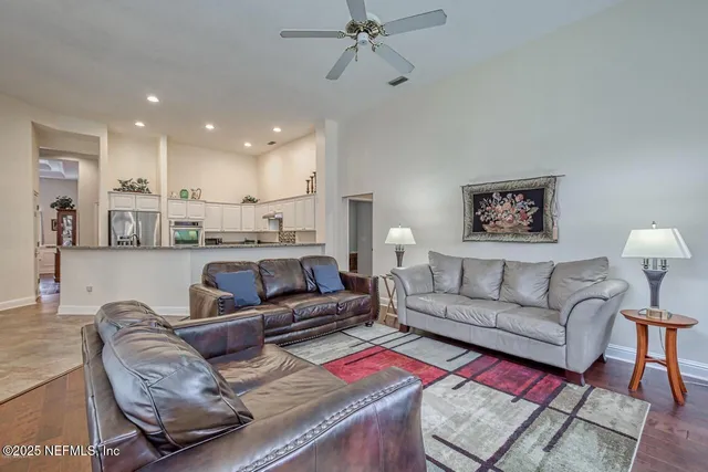 $4,250 | 8205 Bay Tree Lane, Jacksonville, FL 32256