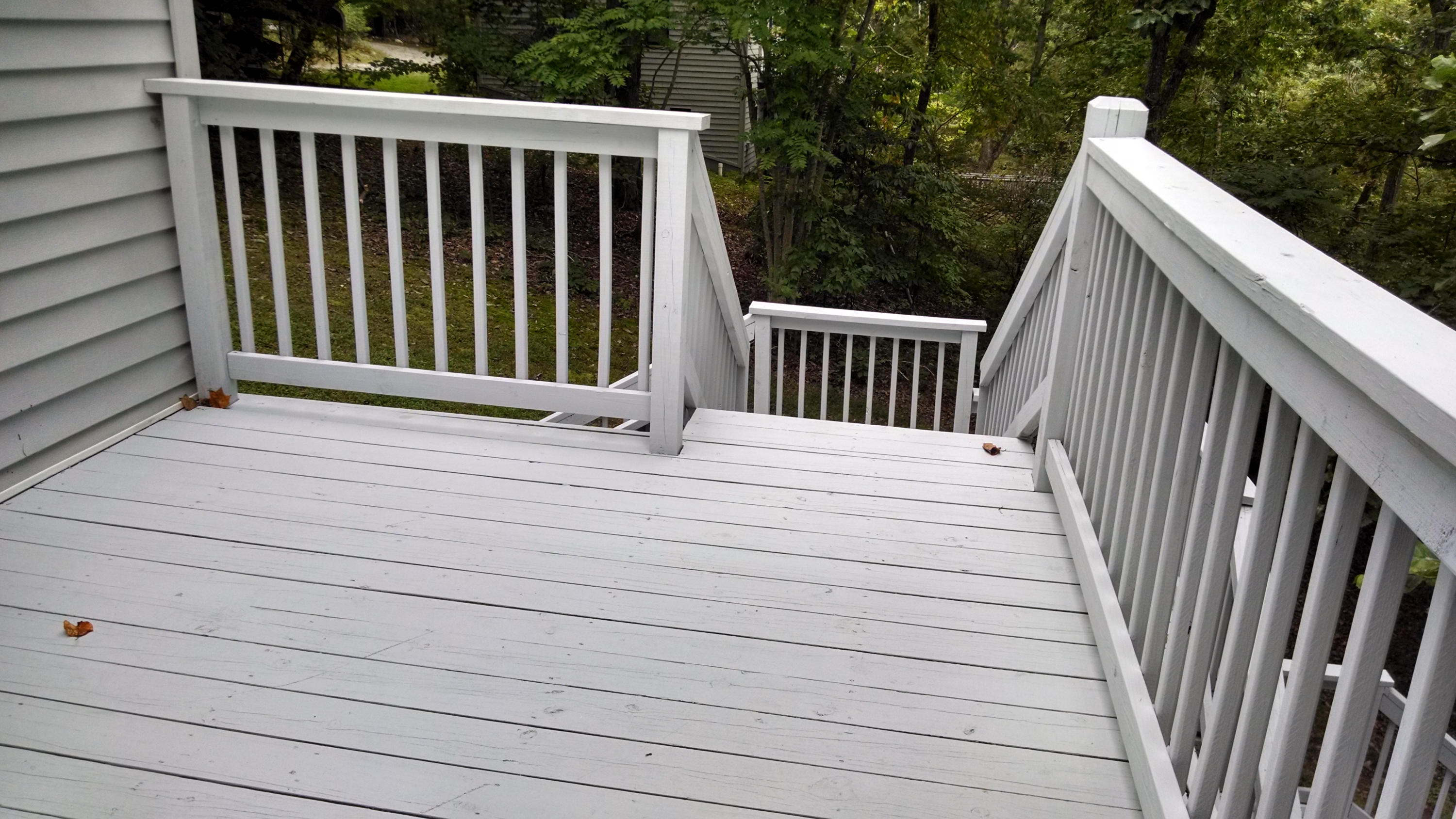 129 Thunder Ridge Road Huddleston, VA 24104 - Photo 33 of 72 Stained deck