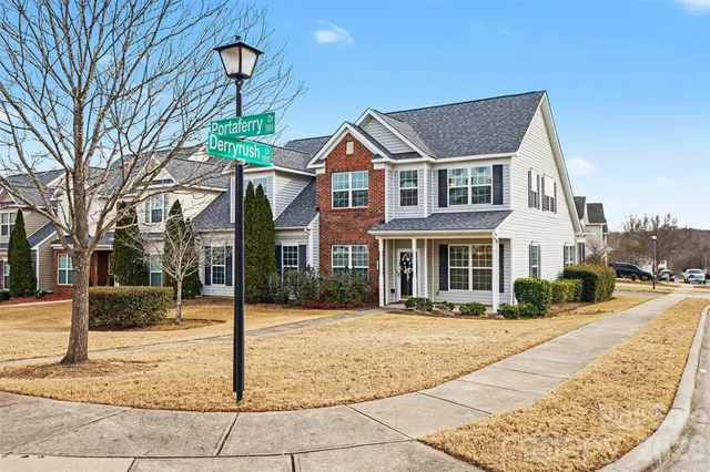 $369,999 | 9902 Portaferry Drive, Unit 5043, Charlotte, NC 28213