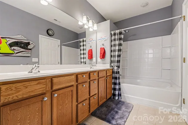 $369,999 | 9902 Portaferry Drive, Unit 5043, Charlotte, NC 28213