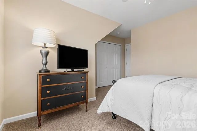 $369,999 | 9902 Portaferry Drive, Unit 5043, Charlotte, NC 28213