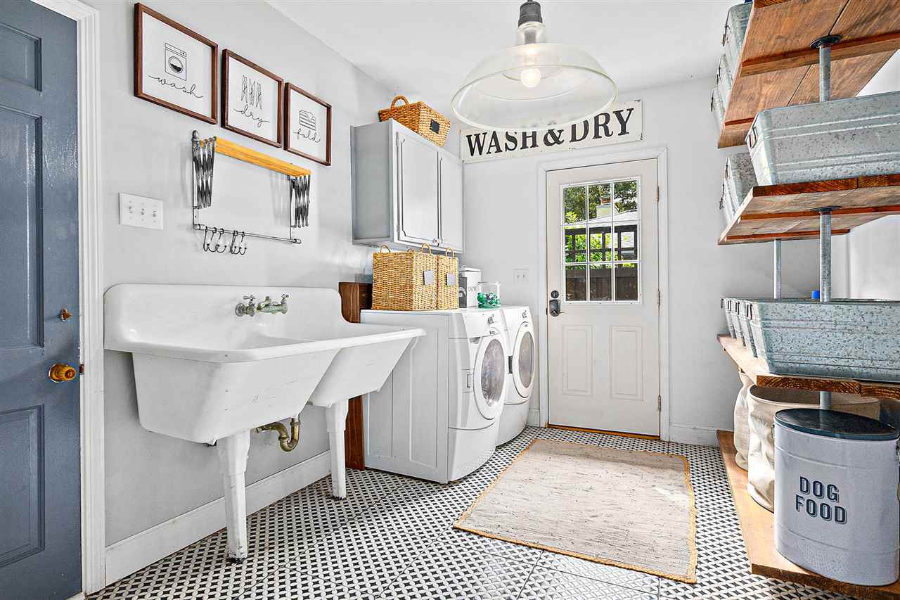 205 Oglethorpe Boulevard St. Augustine, FL 32080 - Photo 38 of 48 a bathroom with a sink toilet and mirror