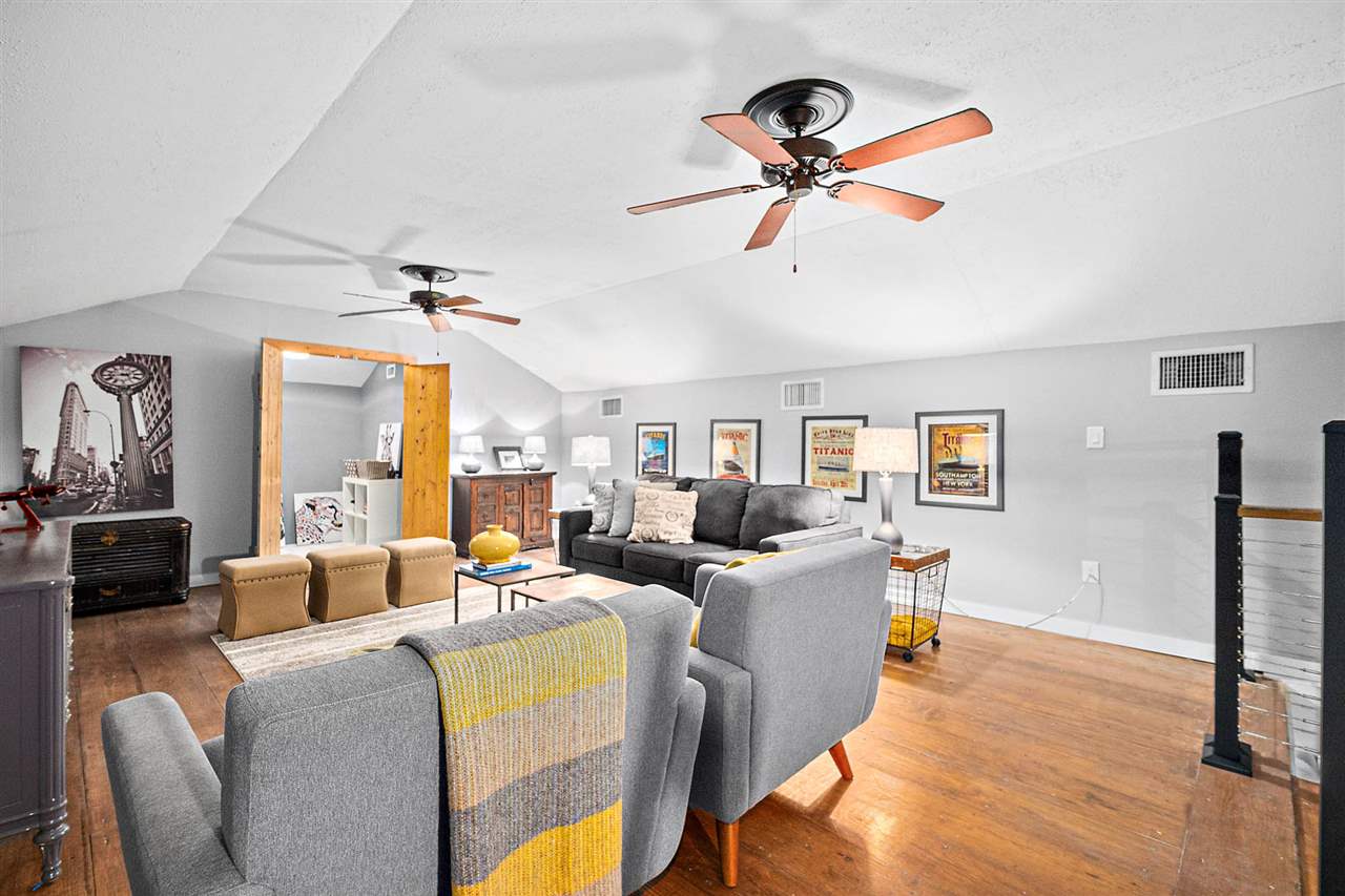 205 Oglethorpe Boulevard St. Augustine, FL 32080 - Photo 40 of 48 a living room with furniture and a ceiling fan
