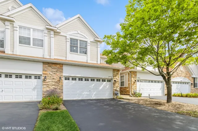 $2,600 | 2956 Talaga Drive, Algonquin, IL 60102