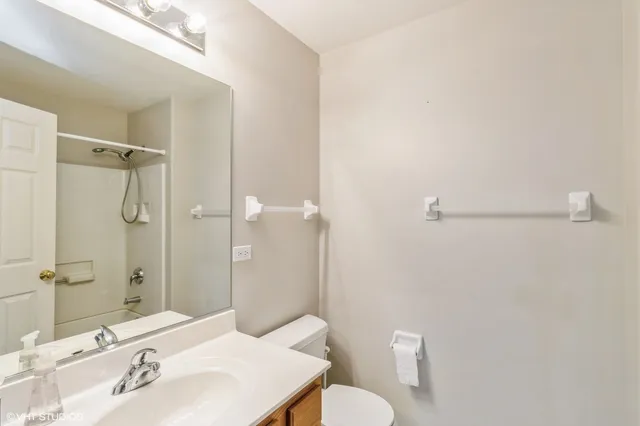 $2,600 | 2956 Talaga Drive, Algonquin, IL 60102