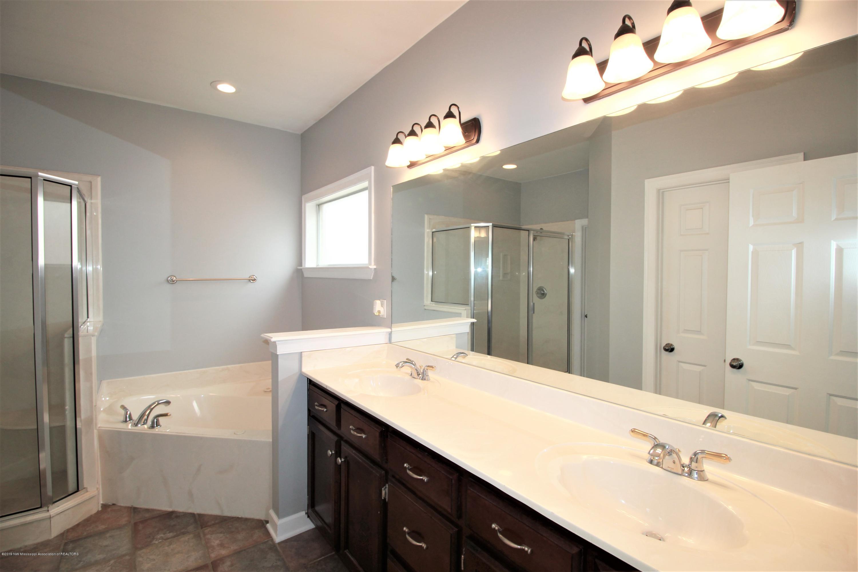 2865 Liverpool Lane Southaven, MS 38671 - Photo 12 of 23 IMG_8860 (2)
