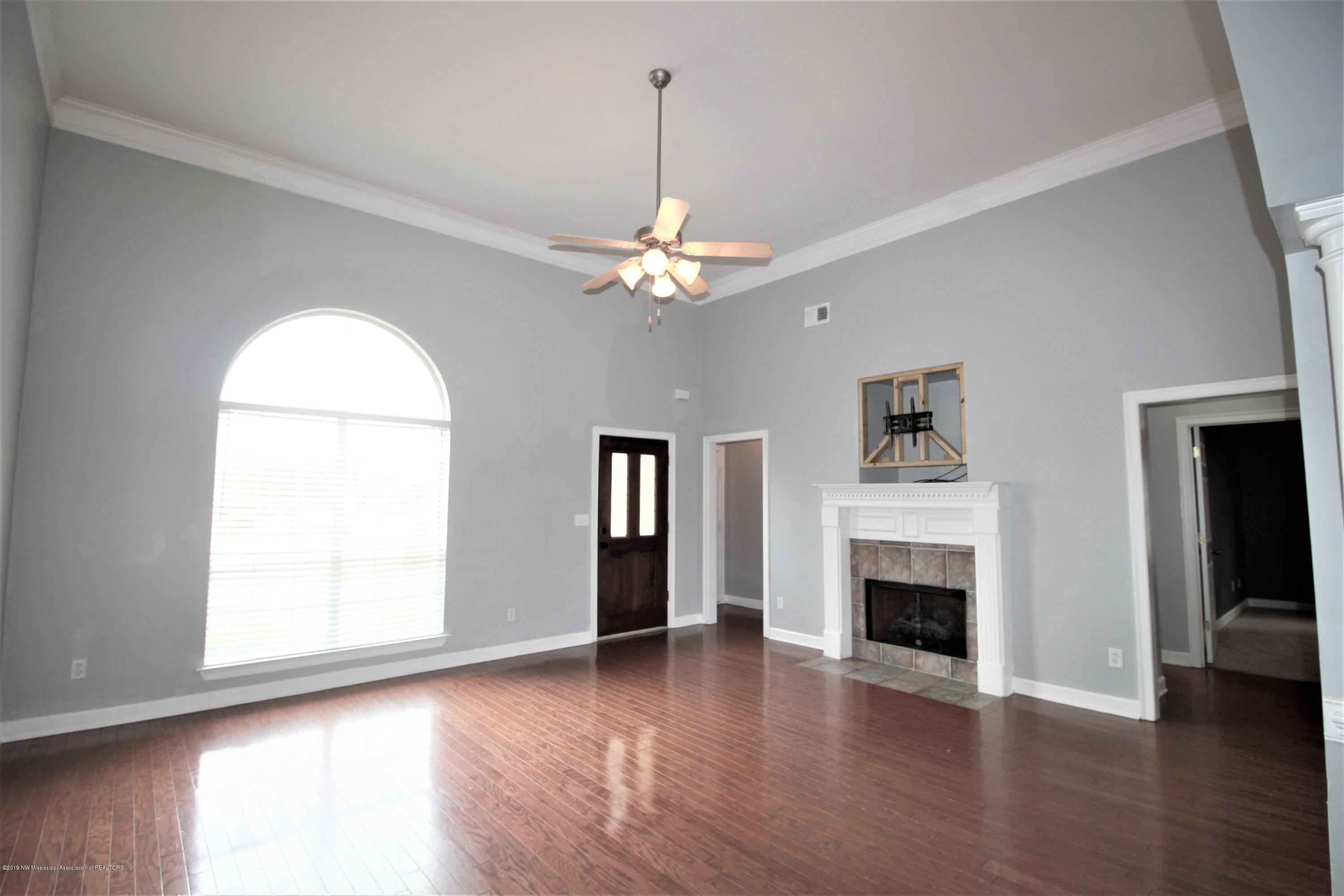 2865 Liverpool Lane Southaven, MS 38671 - Photo 4 of 23 IMG_8815 (2)