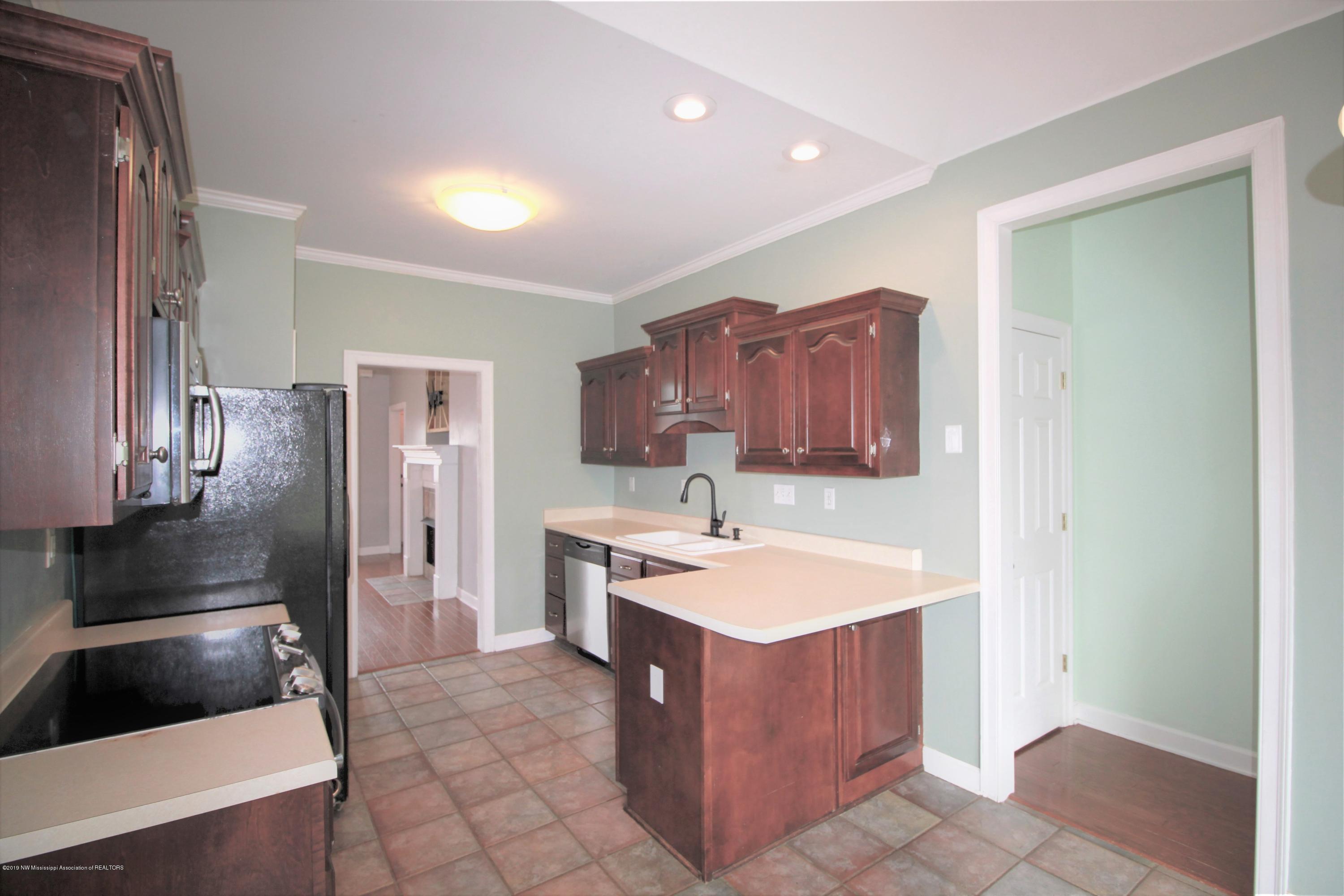 2865 Liverpool Lane Southaven, MS 38671 - Photo 7 of 23 IMG_8839 (3)