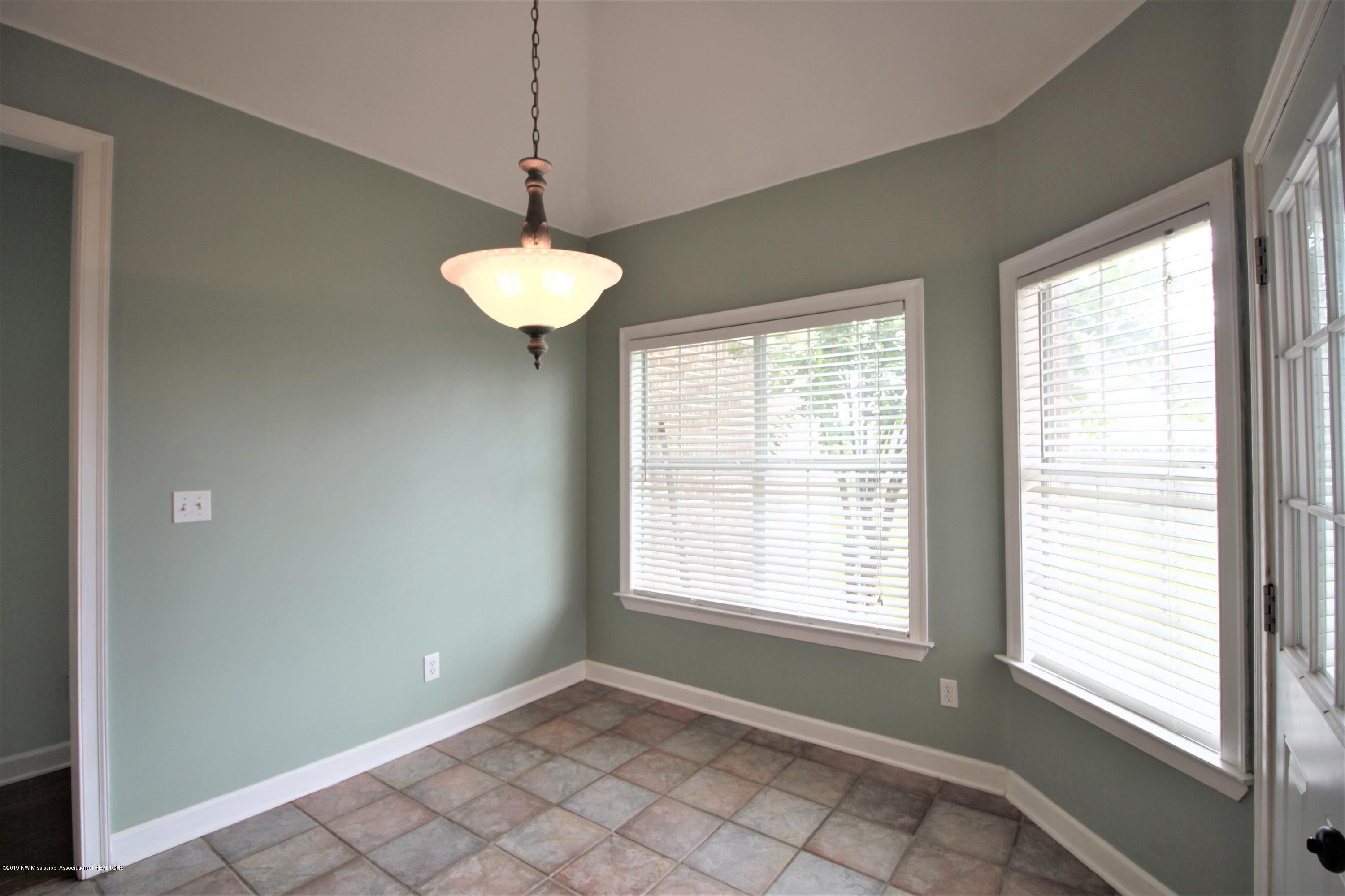 2865 Liverpool Lane Southaven, MS 38671 - Photo 9 of 23 IMG_8837 (2)