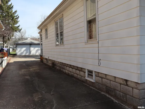 $145,000 | 1422 North 12th Street, Quincy, IL 62301