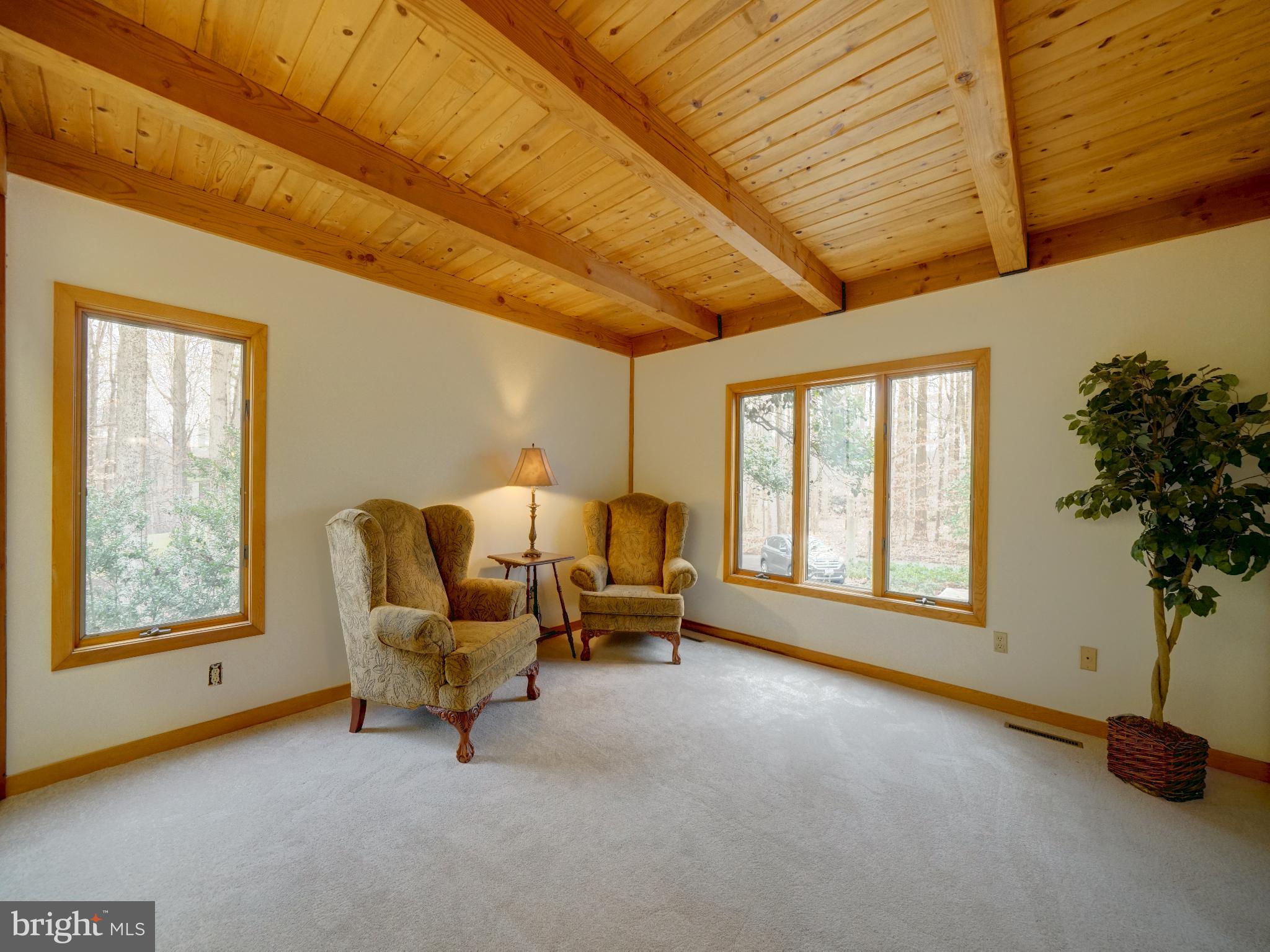 11818 Linden Chapel Road Clarksville, MD 21029 - Photo 31 of 121 a living room with furniture and a large window