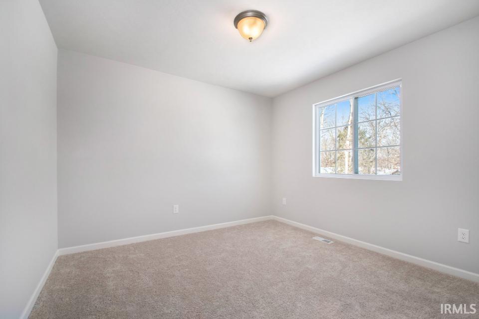 12843 Brick Road Granger, IN 46530 - Photo 15 of 36