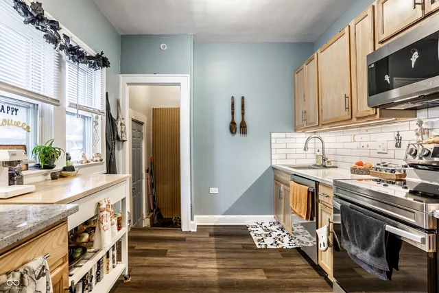 $200,000 | 833-835 North Riley Avenue, Indianapolis, IN 46201