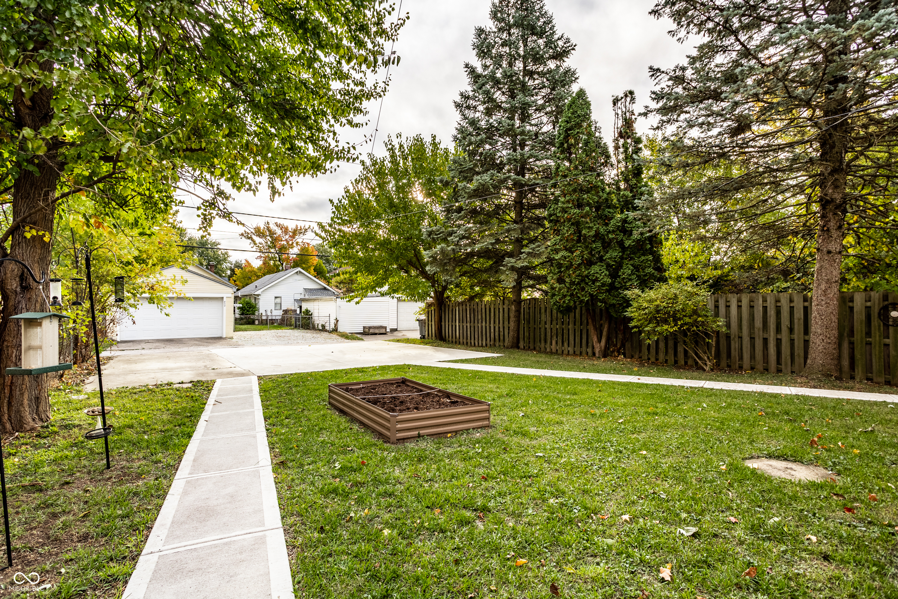 833-835 North Riley Avenue Indianapolis, IN 46201 - Photo 2 of 38