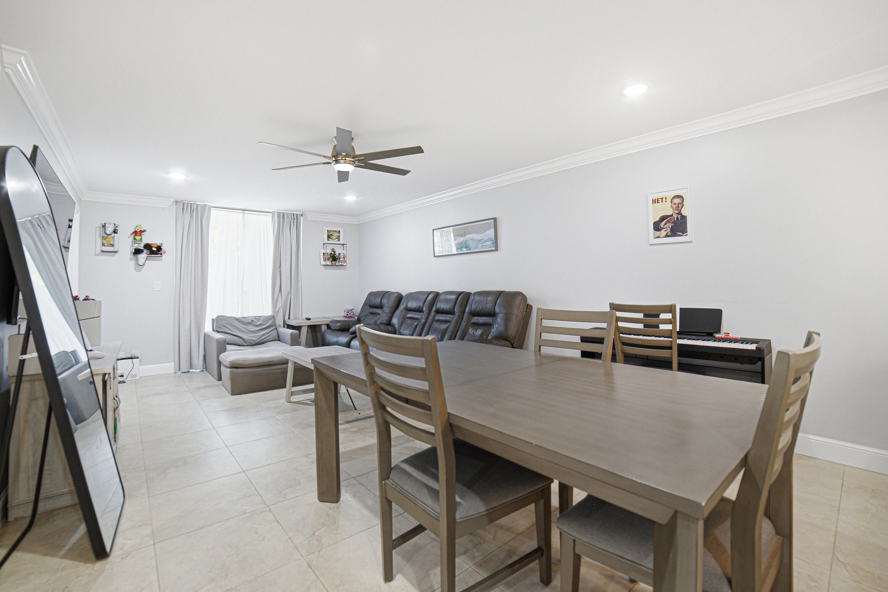 5201 Northwest 2nd Avenue, Unit 2130 Boca Raton, FL 33487 - Photo 4 of 20 Livingroom