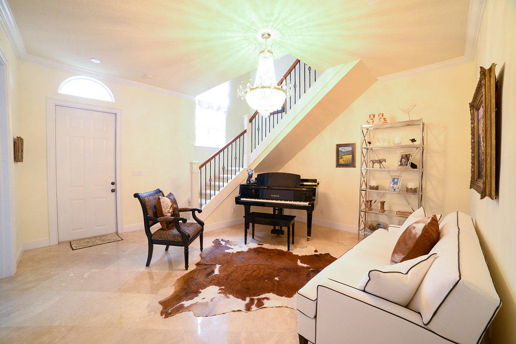 89 Via Poinciana Street Boca Raton, FL 33487 - Photo 3 of 33 BMB_9758