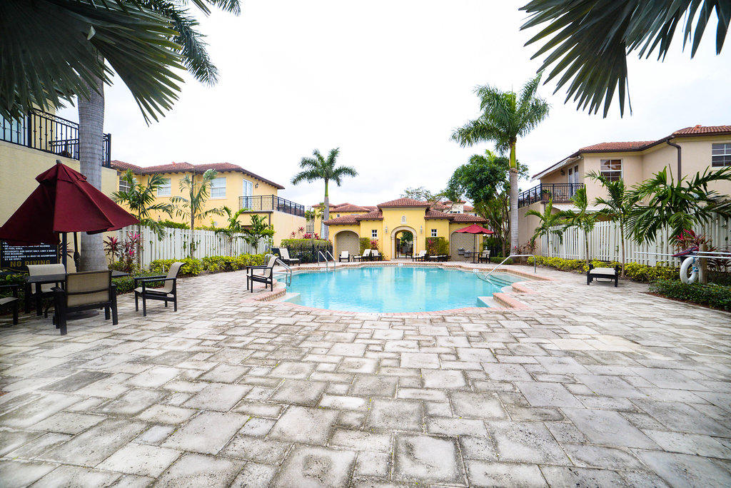 89 Via Poinciana Street Boca Raton, FL 33487 - Photo 32 of 33 BMB_9953