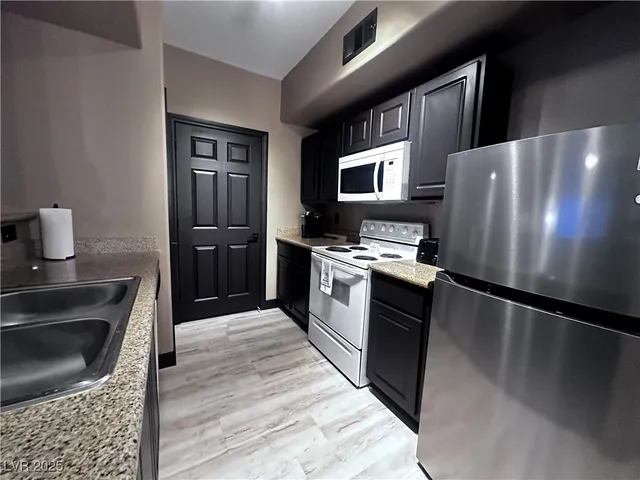 $220,000 | 8000 West Badura Avenue, Unit 1001, Las Vegas, NV 89113
