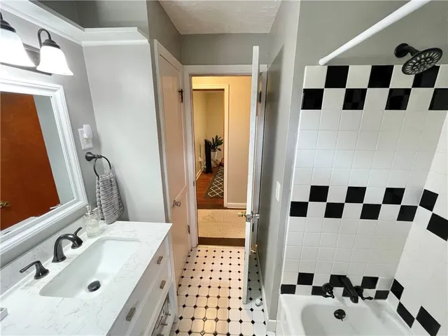 $1,000 | 454 Franklin Street, Slippery Rock, PA 16057