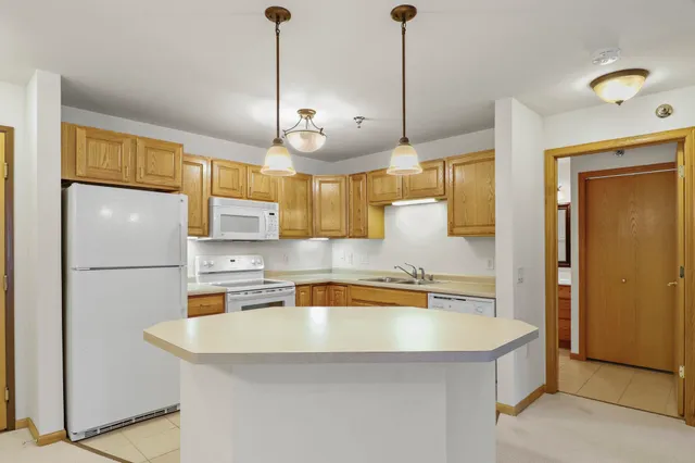 $215,000 | 6815 Parkside Circle, DeForest, WI 53532