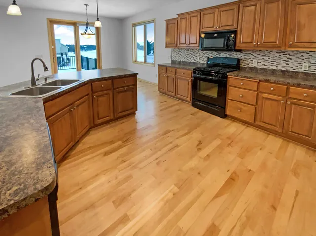 $515,000 | 515 Saxon Drive, Elko New Market, MN 55054