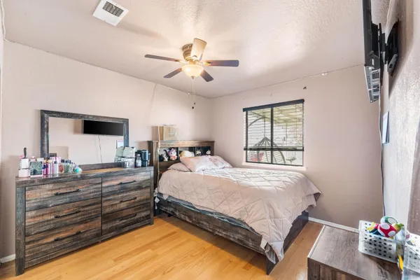 $489,900 | 1827 Louise Avenue, Lancaster, CA 93534