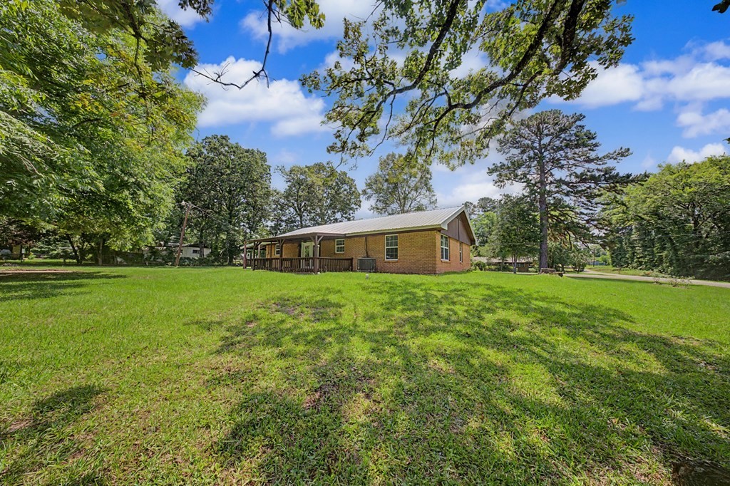 508 Miller Street Broaddus, TX 75929 - Photo 4 of 17