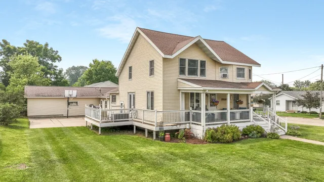 $235,000 | 102 South Peterson Avenue, Blair, WI 54616