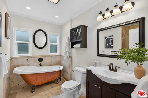 $1,249,000 | 8617 Olin Street, Los Angeles, CA 90034