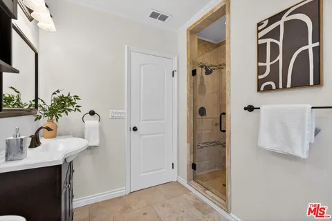 $1,249,000 | 8617 Olin Street, Los Angeles, CA 90034