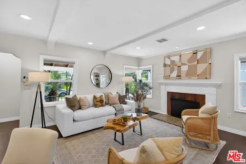 $1,249,000 | 8617 Olin Street, Los Angeles, CA 90034