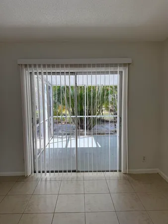 $2,700 | 6575 Northeast 7th Avenue, Boca Raton, FL 33487