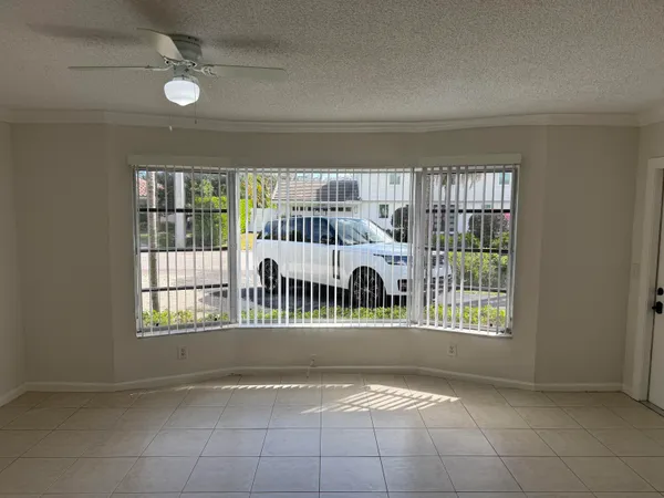 $2,700 | 6575 Northeast 7th Avenue, Boca Raton, FL 33487