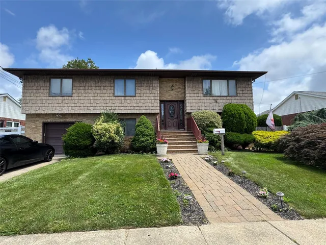 $660,000 | 71 Irving Avenue, Deer Park, NY 11729