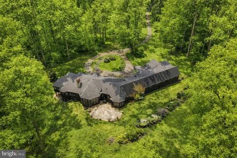 $2,400,000 | 2800 Horseshoe Trail, Chester Springs, PA 19425