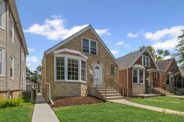 $400,000 | 3011 North Oak Park Avenue, Chicago, IL 60634