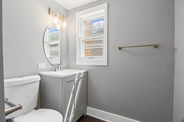 $400,000 | 3011 North Oak Park Avenue, Chicago, IL 60634