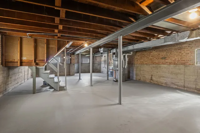 $400,000 | 3011 North Oak Park Avenue, Chicago, IL 60634