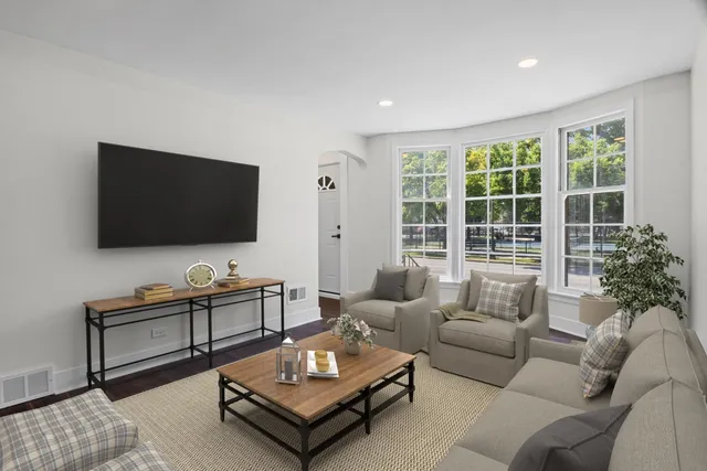 $400,000 | 3011 North Oak Park Avenue, Chicago, IL 60634