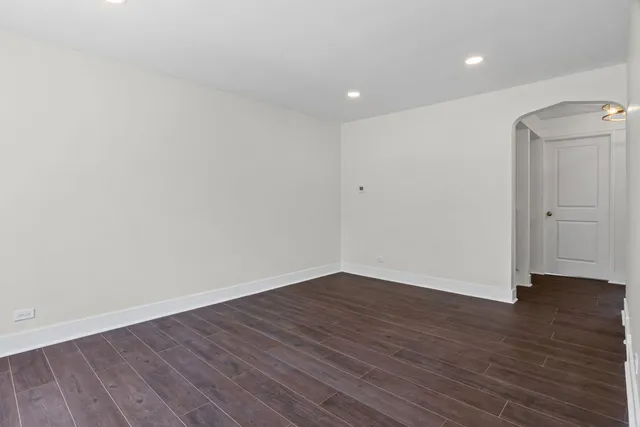 $400,000 | 3011 North Oak Park Avenue, Chicago, IL 60634