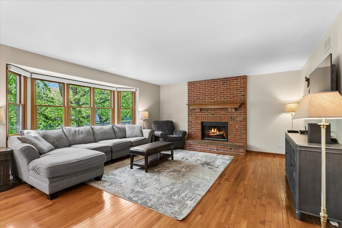 2228 Snapdragon Road Naperville, IL 60564 - Photo 8 of 39