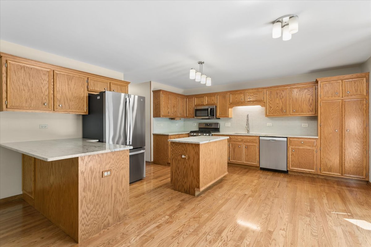 2228 Snapdragon Road Naperville, IL 60564 - Photo 10 of 39