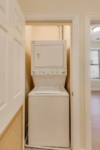 $1,800 | 1821 West 21st Street, Unit 1, Chicago, IL 60608