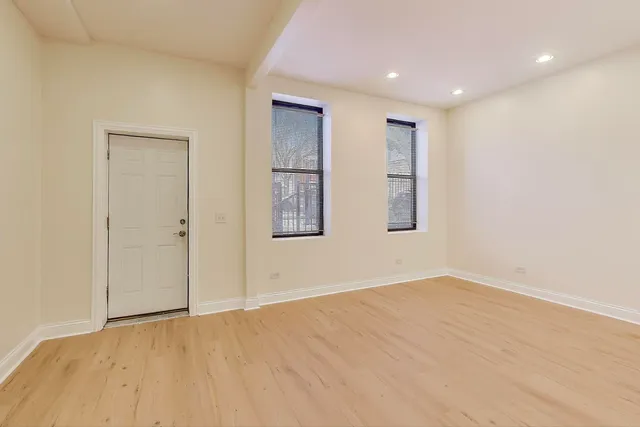 $1,800 | 1821 West 21st Street, Unit 1, Chicago, IL 60608