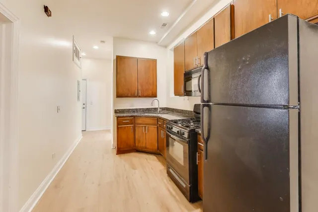 $1,800 | 1821 West 21st Street, Unit 1, Chicago, IL 60608