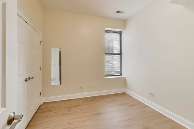 $1,800 | 1821 West 21st Street, Unit 1, Chicago, IL 60608