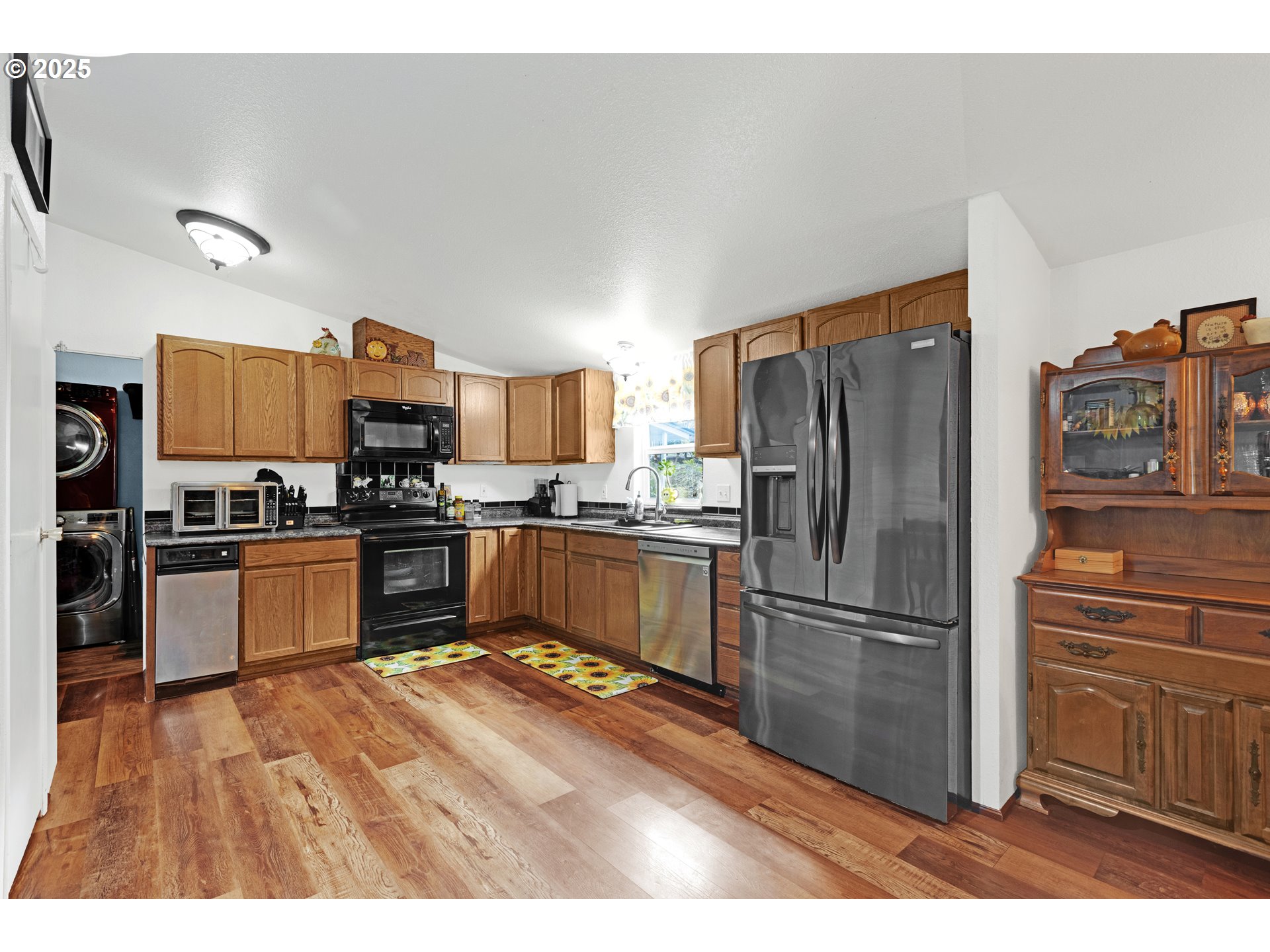 624 Willis Creek Road Winston, OR 97496 - Photo 12 of 48