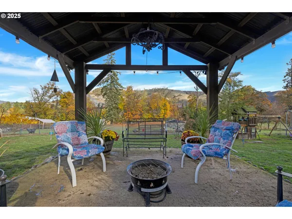 $550,000 | 624 Willis Creek Road, Winston, OR 97496