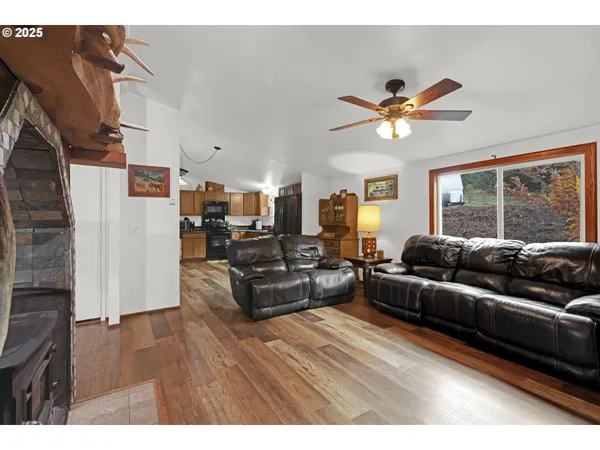 $550,000 | 624 Willis Creek Road, Winston, OR 97496