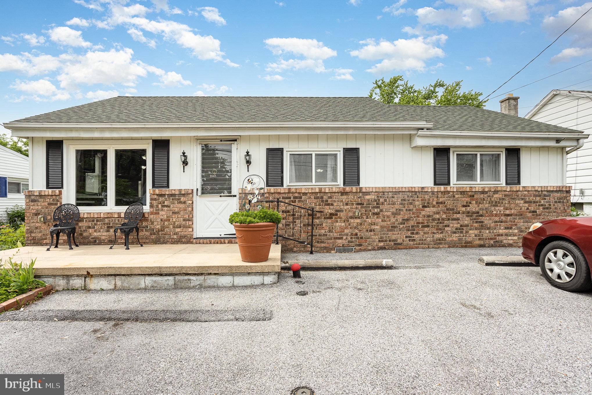 2842 Oakland Road Dover, PA 17315 - Photo 4 of 37 Gallery Image 4
